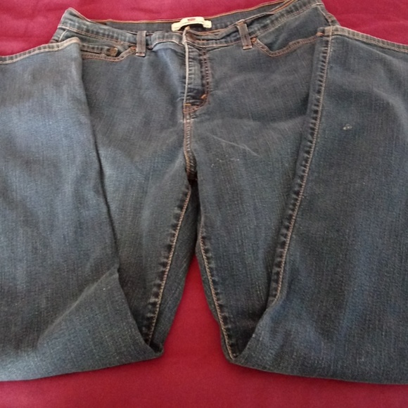 Levis Jeans - Picture 4 of 4